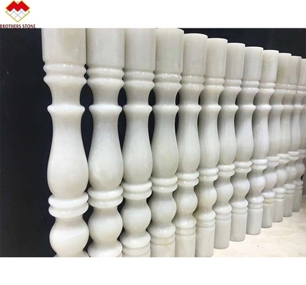 Dimensioni standard o personalizzate Baluster per scale in marmo bianco Onyx alabastro per case di lusso