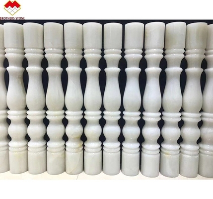 Dimensioni standard o personalizzate Baluster per scale in marmo bianco Onyx alabastro per case di lusso