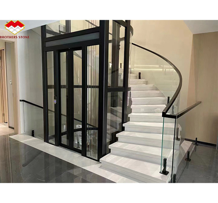 Moderne scale in marmo beige lucidato per hotel e ville