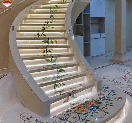 Moderne scale in marmo beige lucidato per hotel e ville