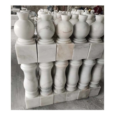 Fabbricazione di rivestimenti di superfici a fiamma di pietra di marmo bianco