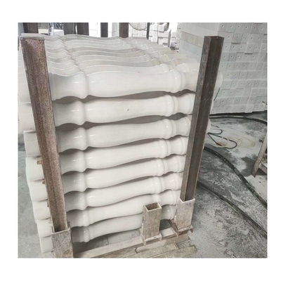 Fabbricazione di rivestimenti di superfici a fiamma di pietra di marmo bianco