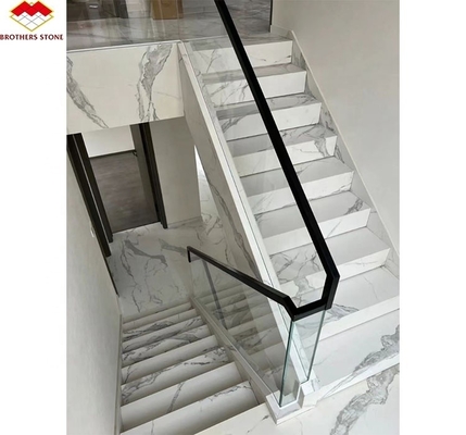 Moderno stile di design Scala dritta Scala di marmo artificiale di lusso personalizzata