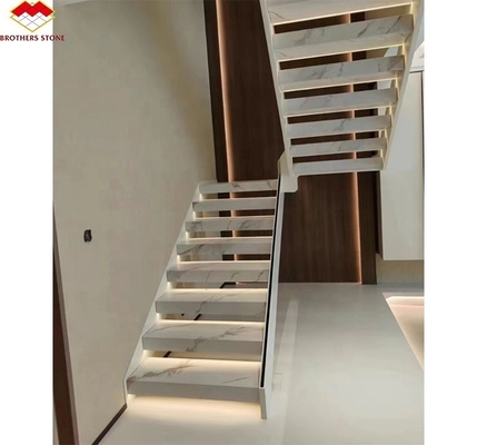 Moderno stile di design Scala dritta Scala di marmo artificiale di lusso personalizzata