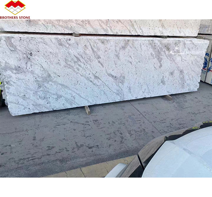Slab lucidato in granito bianco di alta qualità per progetti residenziali