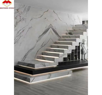 Aggiornate l' interno dell' hotel con pedane di scala di design moderno