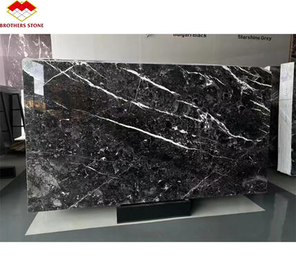 Finitura superficiale dell' hotel in marmo nero Fendy italiano lucidato con piastrelle bianche