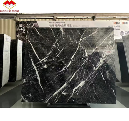 Finitura superficiale dell' hotel in marmo nero Fendy italiano lucidato con piastrelle bianche
