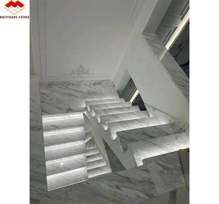 Villa all'interno Moderne scale in pietra naturale progettazione per gradini dritti lucidati