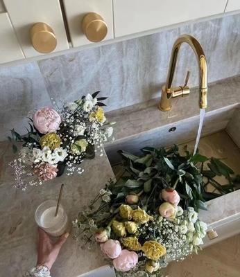 Taglio di marmo e tavolini da tavolo design dal Brasile