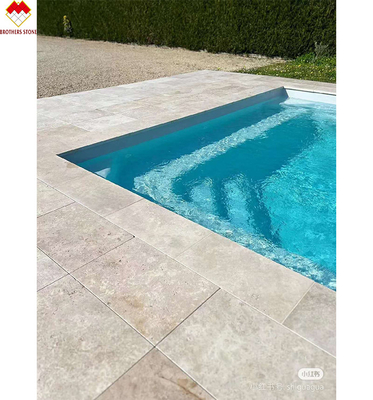 Stile di design moderno piastrelle di pietra travertina argento naturale piastrelle di piattaforma avorio per pavimenti piscina