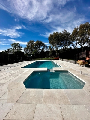 Stile di design moderno piastrelle di pietra travertina argento naturale piastrelle di piattaforma avorio per pavimenti piscina