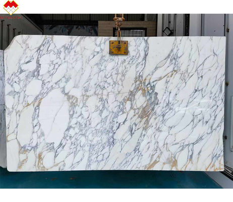 Pareti e pavimenti di design moderno tavolino in marmo bianco neve con vene marroni
