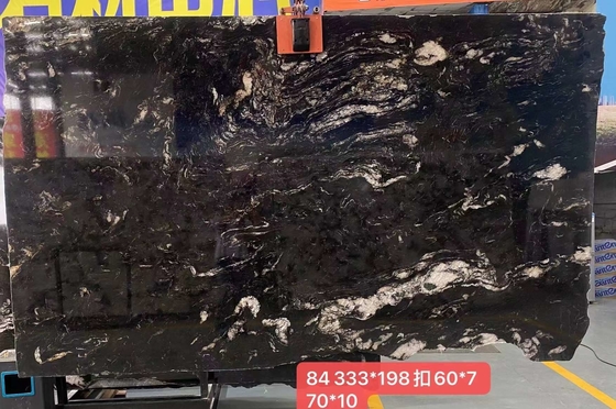 La lastra di granito cosmico nero Gucci lucidato dal Brasile per cucina e bagno moderni