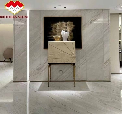 Scale in marmo bianco per vasche da bagno in ville
