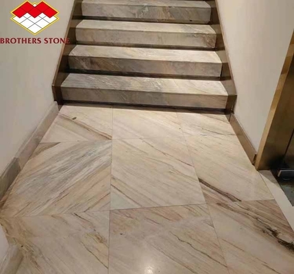 Scale in marmo bianco per vasche da bagno in ville