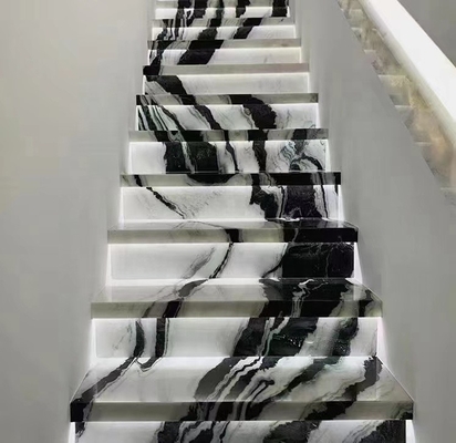 Pannello di scalinata interna con LED Panda marmo bianco pedane e risers per villa controllato