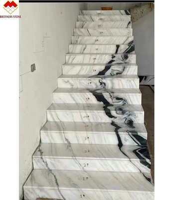 Libro aperto Pavimenti marmorei Scale a spirale con trampolini di marmo bianco e rialzatori