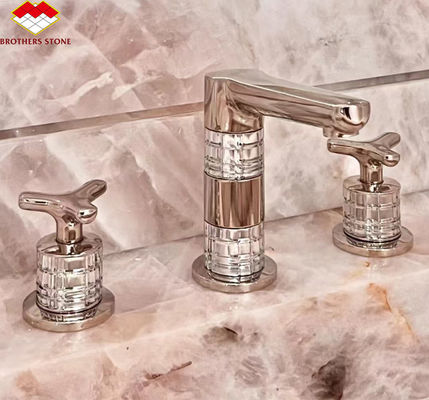 Grandi lastre di cristallo di marmo finito per il lussuoso moderno design del bagno dell'hotel