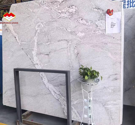 Moderne lastre di granito bianco di Calacatta per la progettazione di scale e muri interni
