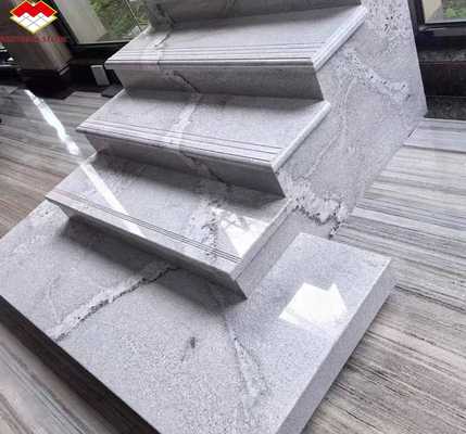 Moderne lastre di granito bianco di Calacatta per la progettazione di scale e muri interni