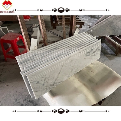 Moderno design di pietra naturale Scala di gradini di gradini e ascensore per le scale di atterraggio di marmo grigio