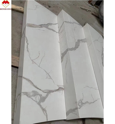Bianco Nero Grigio Oro Personalizzato lucido Calacatta Marmo Guarda Porcellana Piastrelle Scale