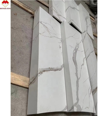 Bianco Nero Grigio Oro Personalizzato lucido Calacatta Marmo Guarda Porcellana Piastrelle Scale
