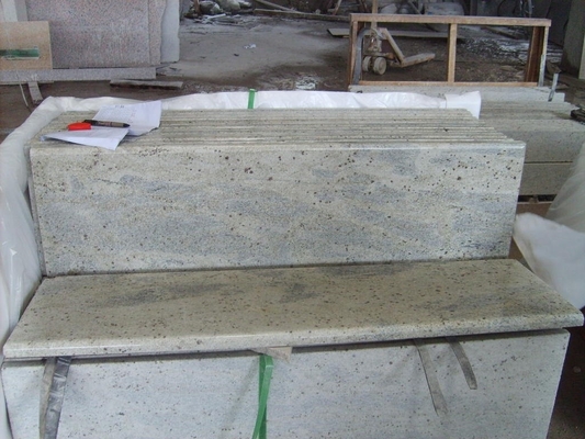 Pietra di granito bianco di Kashmir lucidata In India