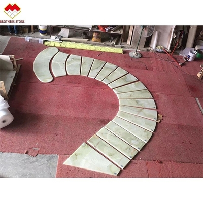 Luxury Modern Indoor Spiral and Straight Onyx Stairs Emerald Green Light Green Onyx Backlit Interior Stone per la progettazione delle scale