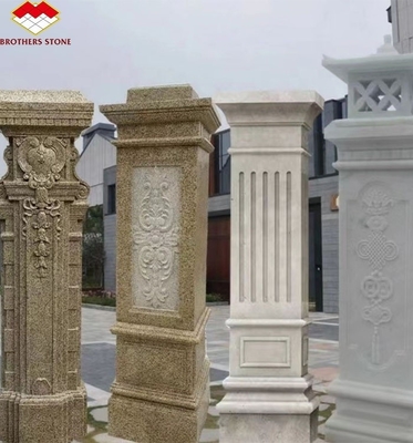 2700 kg/m3 Pilastro in pietra di granito intagliato a mano a misura per la progettazione delle colonne esterne
