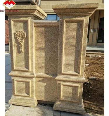 2700 kg/m3 Pilastro in pietra di granito intagliato a mano a misura per la progettazione delle colonne esterne