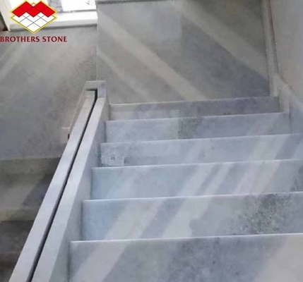 Migliora il tuo salone delle scale con 20 mm di blu ghiaccio onicso di pietra rivestimento e retroilluminazione