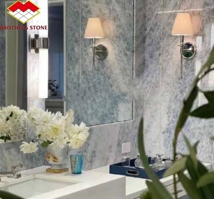 Migliora il tuo salone delle scale con 20 mm di blu ghiaccio onicso di pietra rivestimento e retroilluminazione
