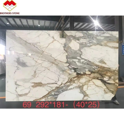 Scale d'oro di Calacatta lucidata in Italia Scale in marmo in interni di pietra di lusso moderno