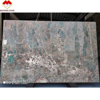 Piastrelle e pavimenti in marmo, lastre di pietra di quarzito verde amazzonica brasiliana per Villa Island