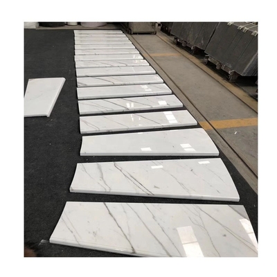 Popular White Marble Stairs Step Riser Pietra naturale per il miglioramento dell'interno degli piani superiori