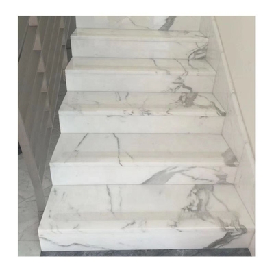 Popular White Marble Stairs Step Riser Pietra naturale per il miglioramento dell'interno degli piani superiori