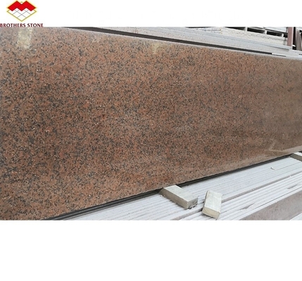 Pietra naturale cinese lucidata moderna tagliata su misura Pietra di granito rosso per il piano di cucina