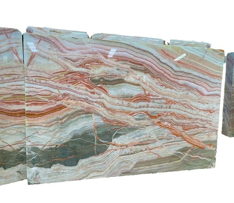 Finitura superficiale affinata e lucidata Lastra di onice arcobaleno traslucido per pannelli a parete colorati