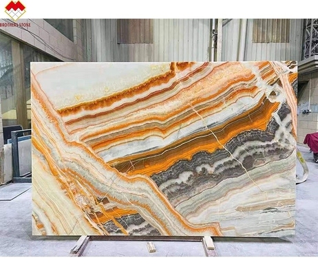 Finitura superficiale affinata e lucidata Lastra di onice arcobaleno traslucido per pannelli a parete colorati