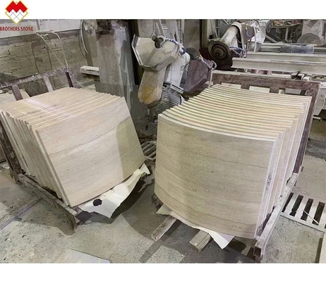 Moderno rivestimento di colonne di marmo corinzio in legno per miglioramenti personalizzati della villa