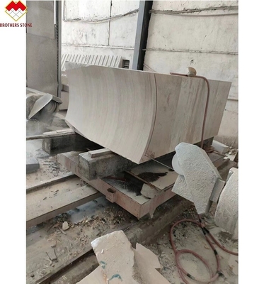 Moderno rivestimento di colonne di marmo corinzio in legno per miglioramenti personalizzati della villa