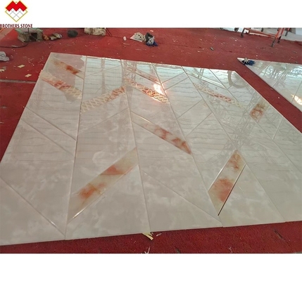 Lastre di marmo di onice lucidate di dimensioni standard o personalizzate per cornici e rivestimenti per porte