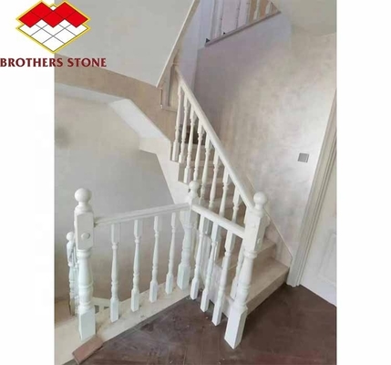 Pavimento a gradino montato balustrada in marmo bianco e balustrada in marmo bianco
