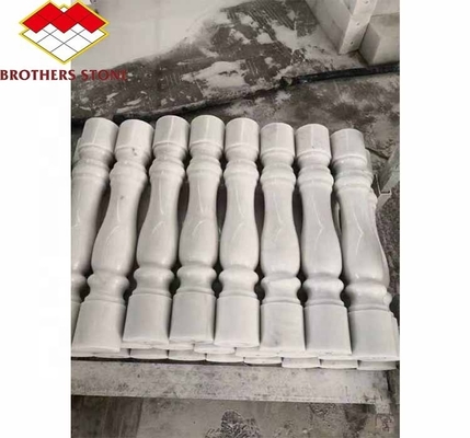 Superficie lucidata Colonna di maniglia finita per decorazioni domestiche in Guangxi Marmo bianco
