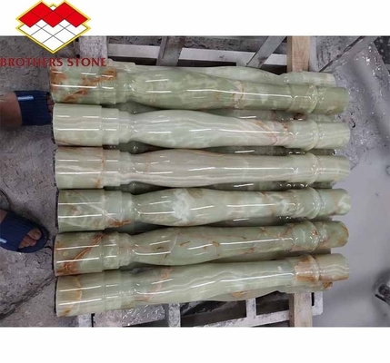 Maniglia in marmo di onice bianco e verde per scala Colonna di balaustrade lucide moderne