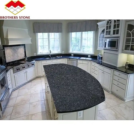 Tavoli di granito tagliati su misura perfetto per la ristrutturazione della cucina moderna