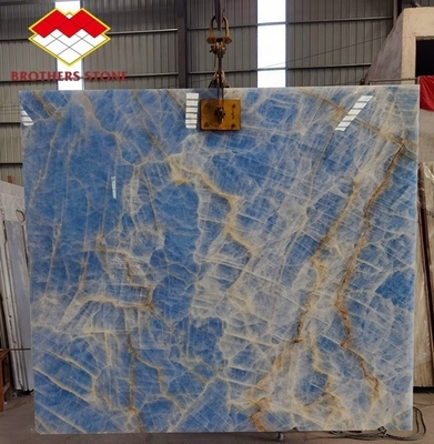 Marmo blu chiaro giada lastra di onice per piastrelle tagliate su misura vene d'oro
