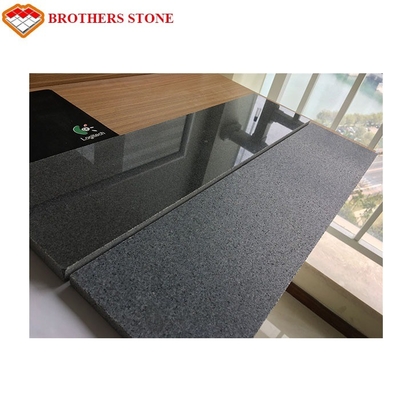 Tolleranza lucidata di spessore delle lastre +/-1mm della pietra del granito del nero G654 del sesamo
